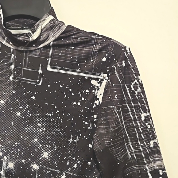 Oysho black and white data space tech abstract graphic print long sleeve top Sm. - Picture 2 of 7